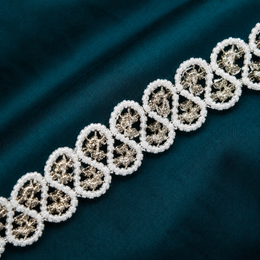 White & Gold Loop Design Decorative Lace Border for Saree, Blouse & Dupatta – 18 Meter Roll